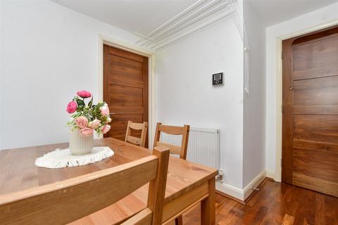 Junction Road, South Croydon, Surrey 1 bed apartment for sale