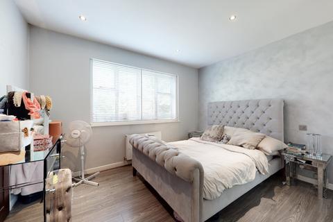 Belvedere Court, Lyttelton Road, London 2 bed flat for sale