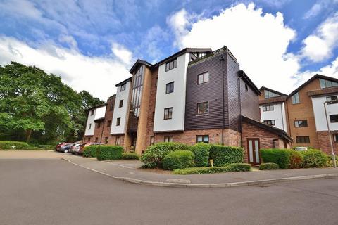 Ferndown 2 bed flat for sale