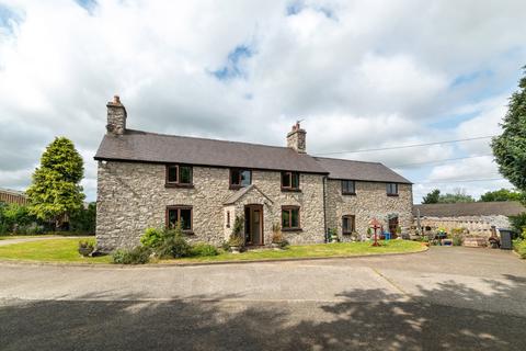 7 bedroom farm house for sale