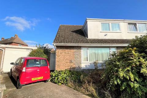 Greenlands Road, East Cowes 3 bed semi