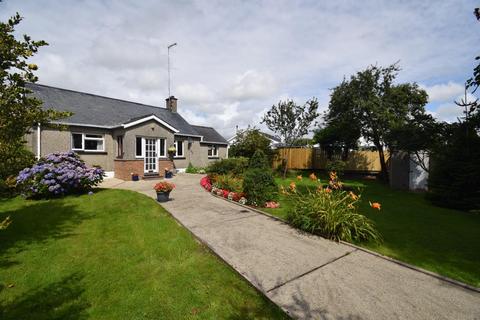 Pentrefelin, Criccieth 3 bed detached bungalow for sale