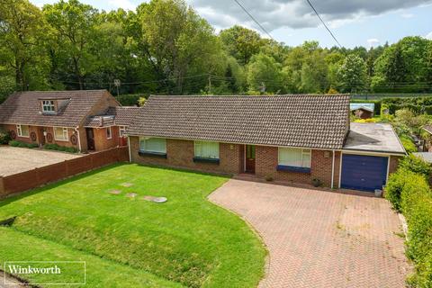 Wolverton Common, Hampshire, RG26 3 bed bungalow for sale