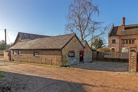 Sewell, Dunstable 3 bed semi