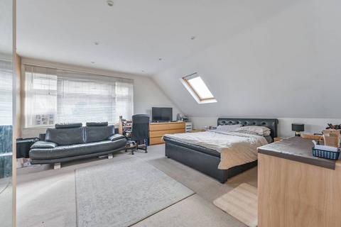 Kenton Road, Harrow, HA1 6 bed detached house for sale