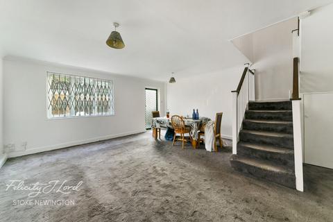Barretts Grove, Stoke Newington, N16 3 bed terraced house for sale