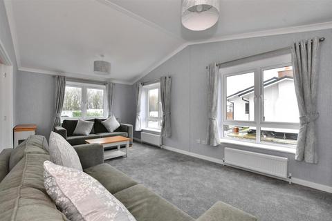 Maidstone Road, Paddock Wood, Kent 2 bed park home for sale