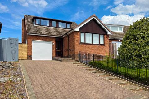 Overhill Road, Burntwood, WS7 4SU 3 bed bungalow for sale