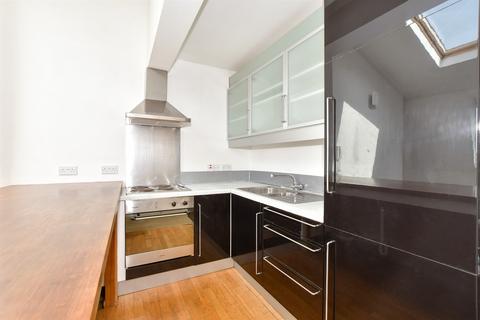 Clifton Gardens, Folkestone, Kent 2 bed apartment for sale