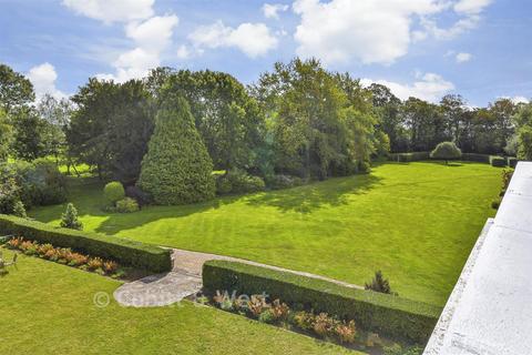 Ford Road, Arundel, West Sussex 3 bed penthouse for sale