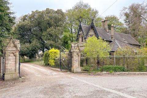 East Lodge, Moreton 3 bed detached house for sale