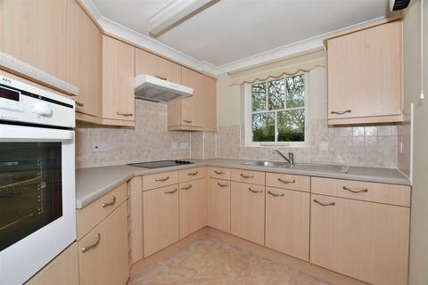 Massetts Road, Horley, Surrey 1 bed flat for sale