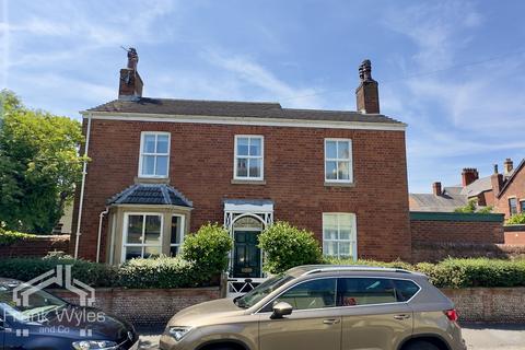 Bannister Street, Lytham, Lancashire 2 bed detached house for sale