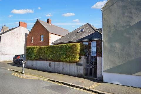 4 bedroom detached bungalow for sale