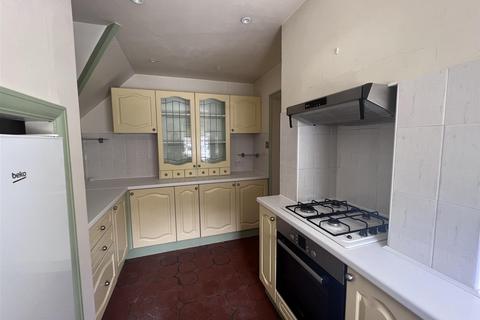 3 bedroom maisonette for sale