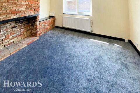 High Street, Gorleston 2 bed terraced house for sale