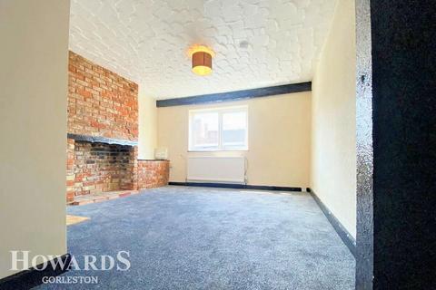 High Street, Gorleston 2 bed terraced house for sale