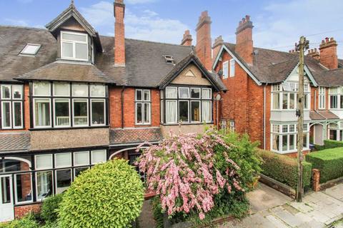 5 bedroom terraced house for sale