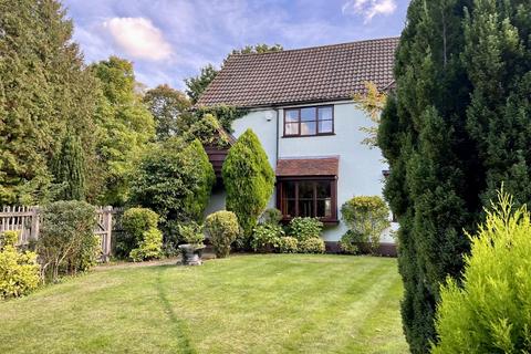 Hall Lane, Shenfield, Brentwood 3 bed semi