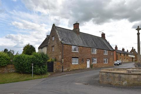 Nether Street, Belton In Rutland, Oakham 2 bed cottage for sale