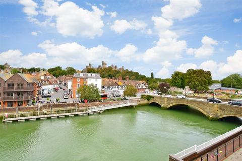 Queen Street, Arundel, West Sussex 1 bed flat for sale