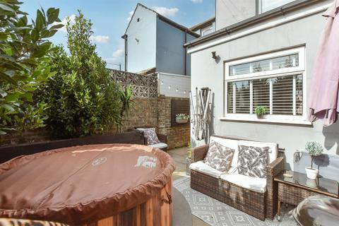St. Richard's Road, Deal, Kent 1 bed semi