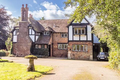 6 bedroom detached house for sale