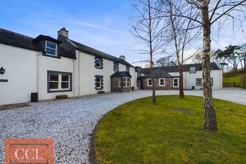 8 bedroom farm house for sale