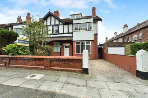 5 bedroom semi-detached house for sale