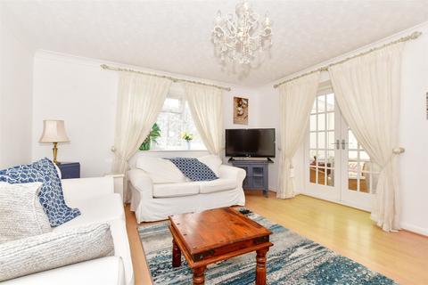 2 bedroom ground floor flat for sale