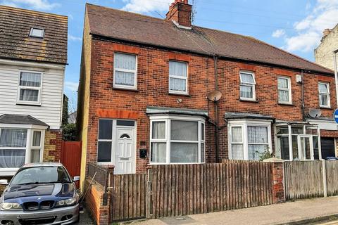 Clifton Gardens, Cliftonville... 3 bed semi