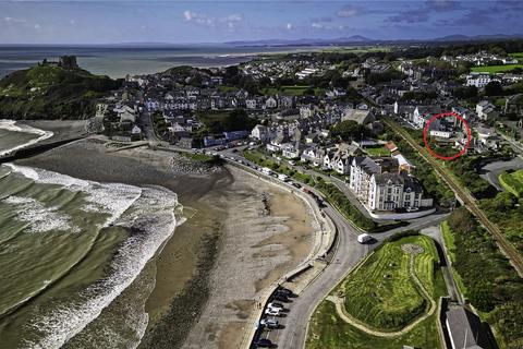 High Street, Criccieth, Gwynedd, LL52 4 bed property with land for sale