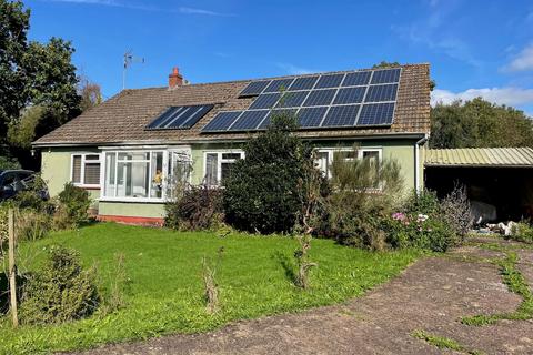Kennerleigh, Crediton, EX17 3 bed detached bungalow for sale