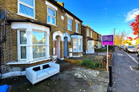 Mandeville Road, Enfield 1 bed maisonette for sale