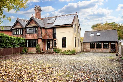 Cansiron Lane, Edenbridge TN8 5 bed semi