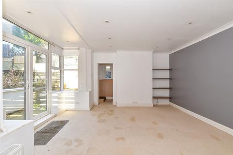 Queens Road, Broadstairs, Kent 2 bed ground floor flat for sale