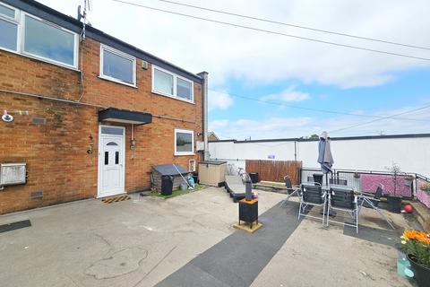 Eastwood Road, Rayleigh, Essex 3 bed flat for sale
