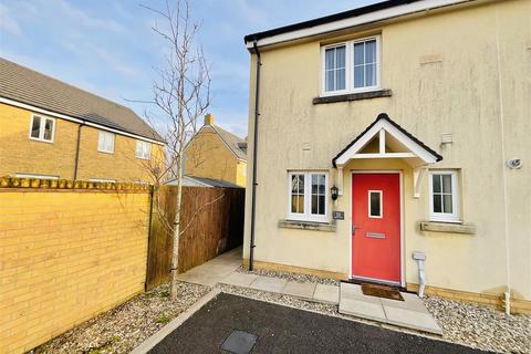 2 bedroom semi-detached house for sale