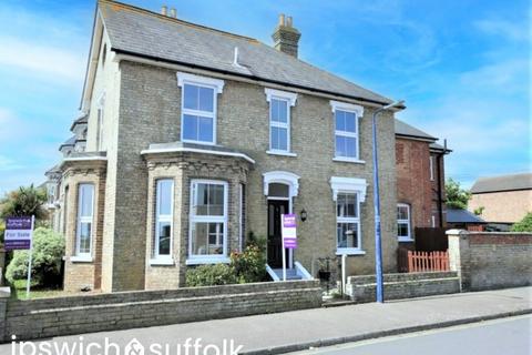 Manor Terrace, Felixstowe, Suffolk 3 bed end of terrace house for sale
