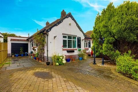 Graces Walk, Frinton