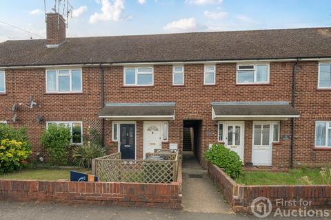 Underwood Avenue, Ash, Aldershot 2 bed maisonette for sale