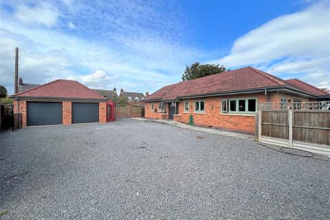 4 bedroom detached bungalow for sale