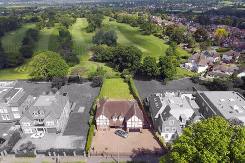 Manor Road, Chigwell IG7 5 bed detached house for sale