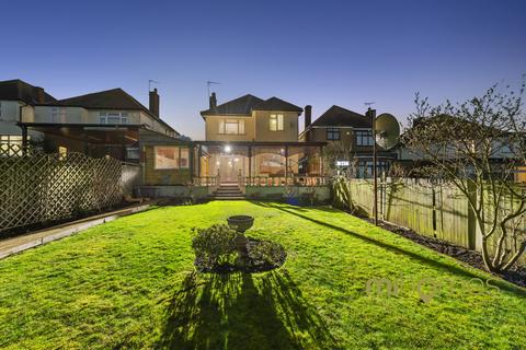 Powys Lane, Southgate, N14 4 bed detached house for sale