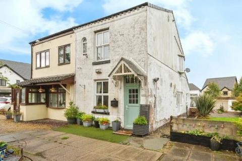 Chorley Road, Westhoughton, BL5 3PL 2 bed semi