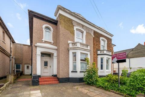 West Street, Carshalton 4 bed terraced house for sale