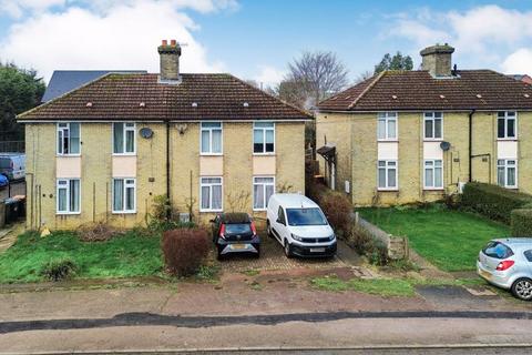 Roxton Road, Bedford MK44 3 bed semi
