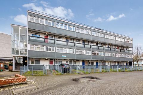 Edmund Street, London, SE5 3 bed flat for sale