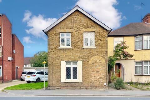 2 bedroom detached house for sale