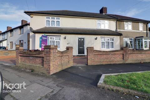 5 bedroom semi-detached house for sale